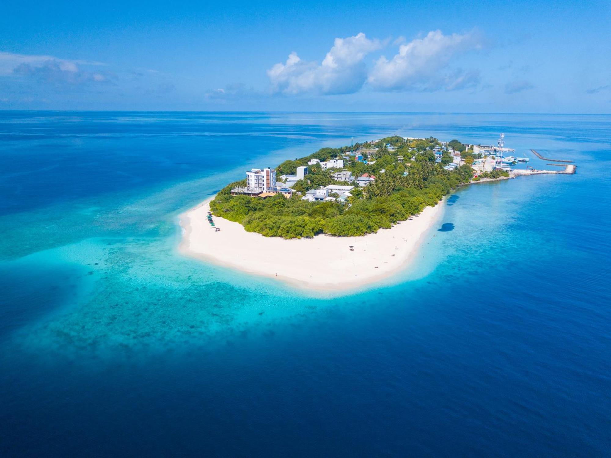 Ukulhas Villa Oceanview Hotel & Spa Buitenkant foto