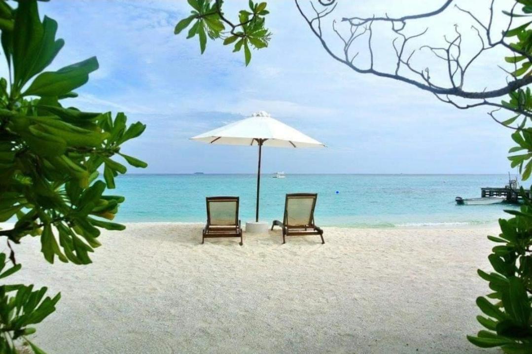 Ukulhas Villa Oceanview Hotel & Spa Buitenkant foto