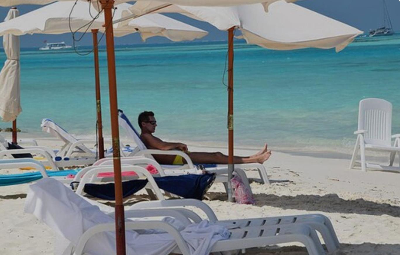 Ukulhas Villa Oceanview Hotel & Spa Buitenkant foto
