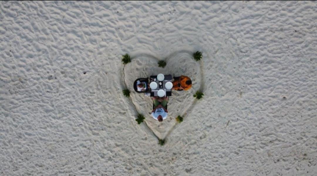 Ukulhas Villa Oceanview Hotel & Spa Buitenkant foto